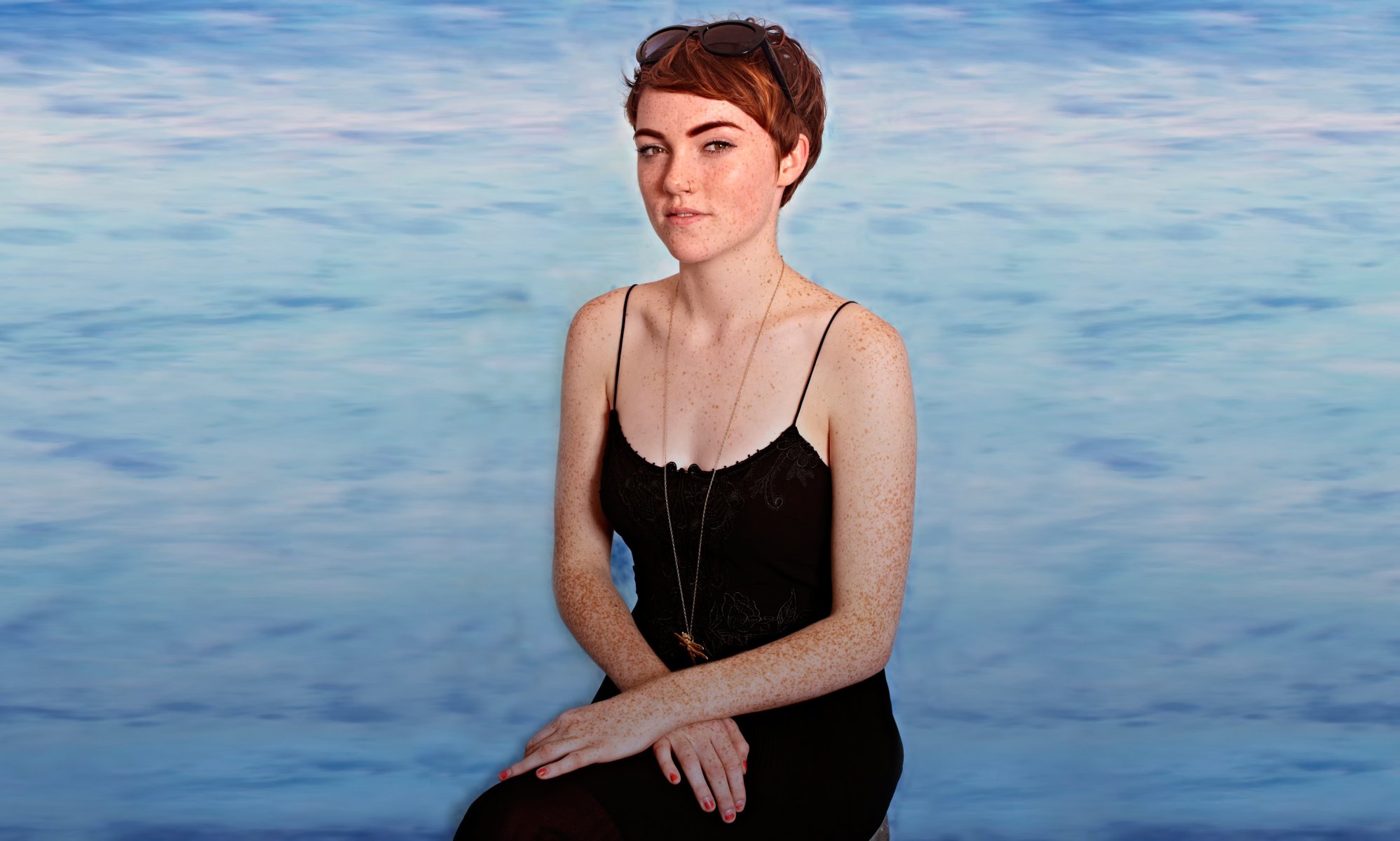 chloe hole chloe howl british singer songwriter pop rock synthpop photoshoot music festival v