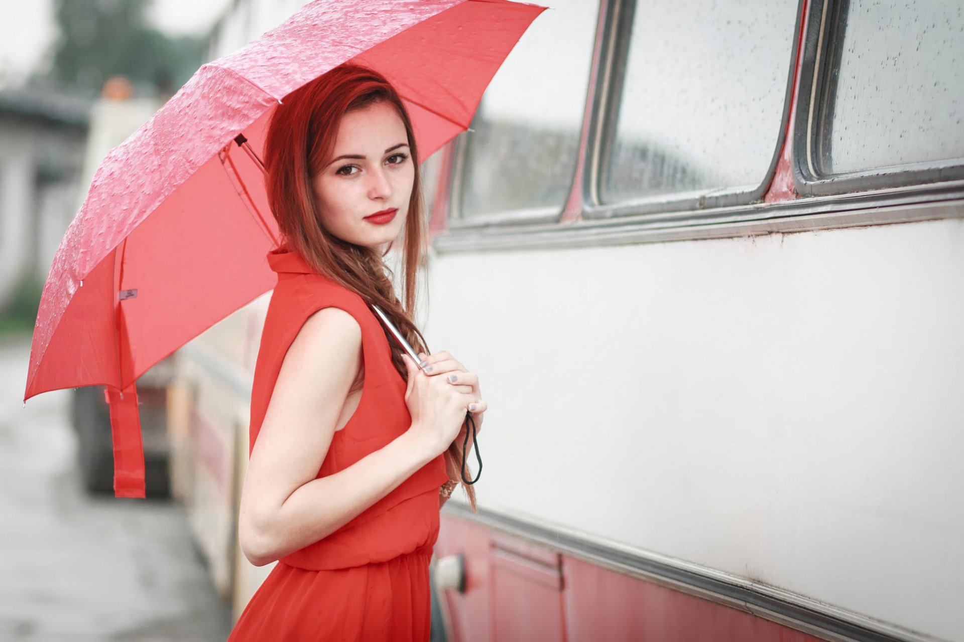 bus girl rain umbrella ☂