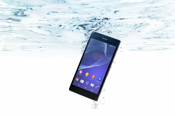 Sony experia falling into the water with splashes and bubbles