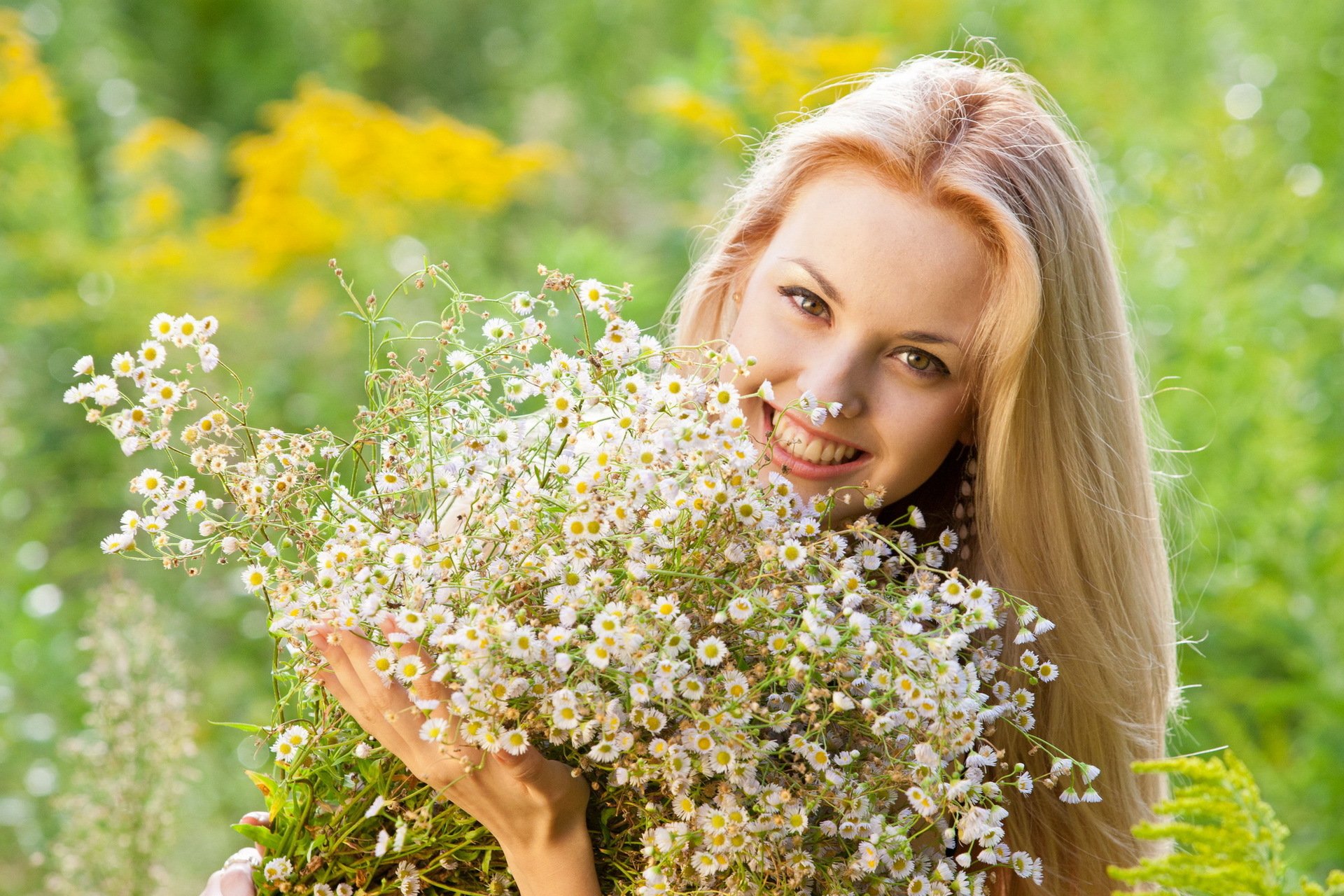 fille fleurs fond