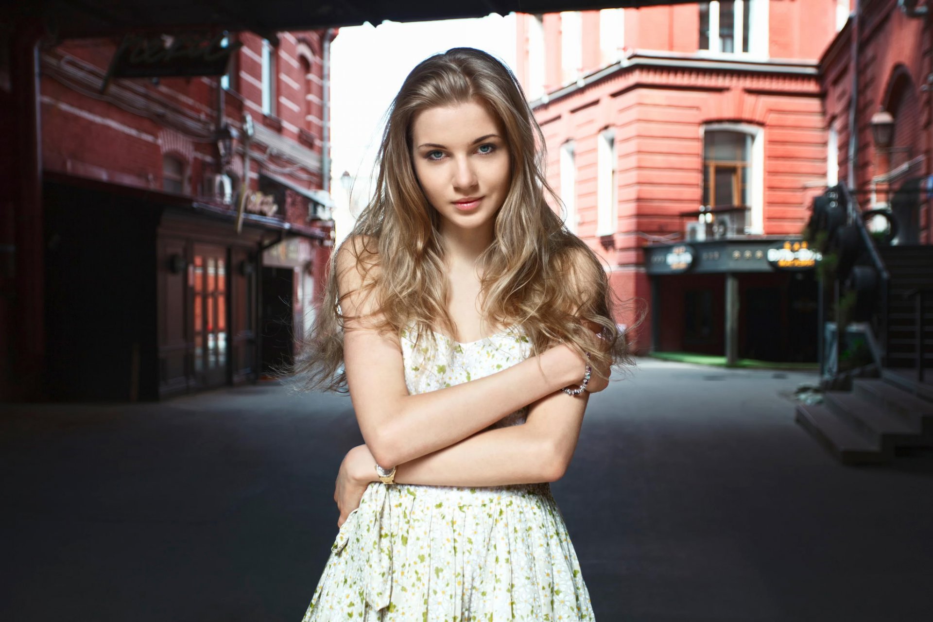 maria portrait view dress street