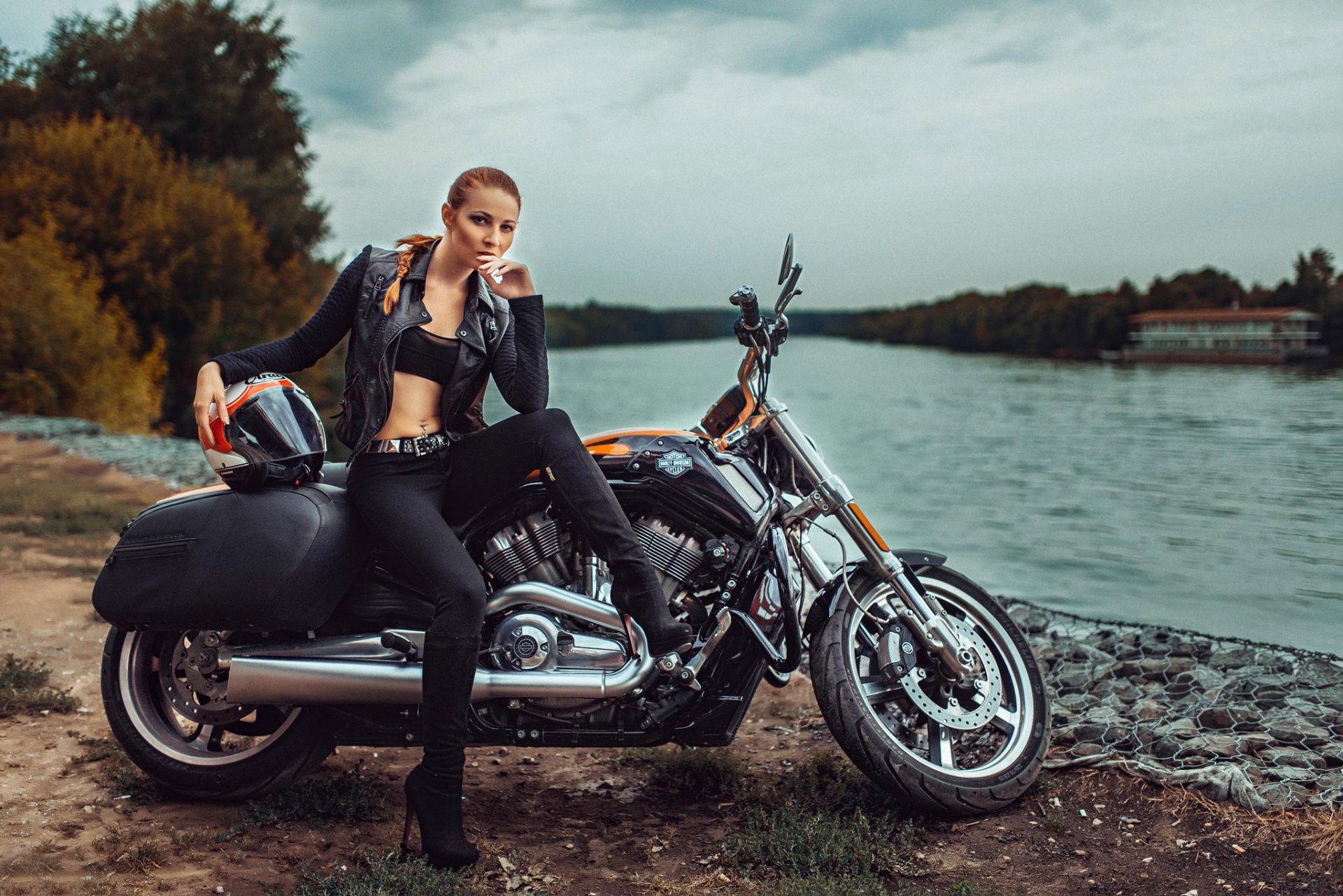 harley davidson chica motocicleta rusia