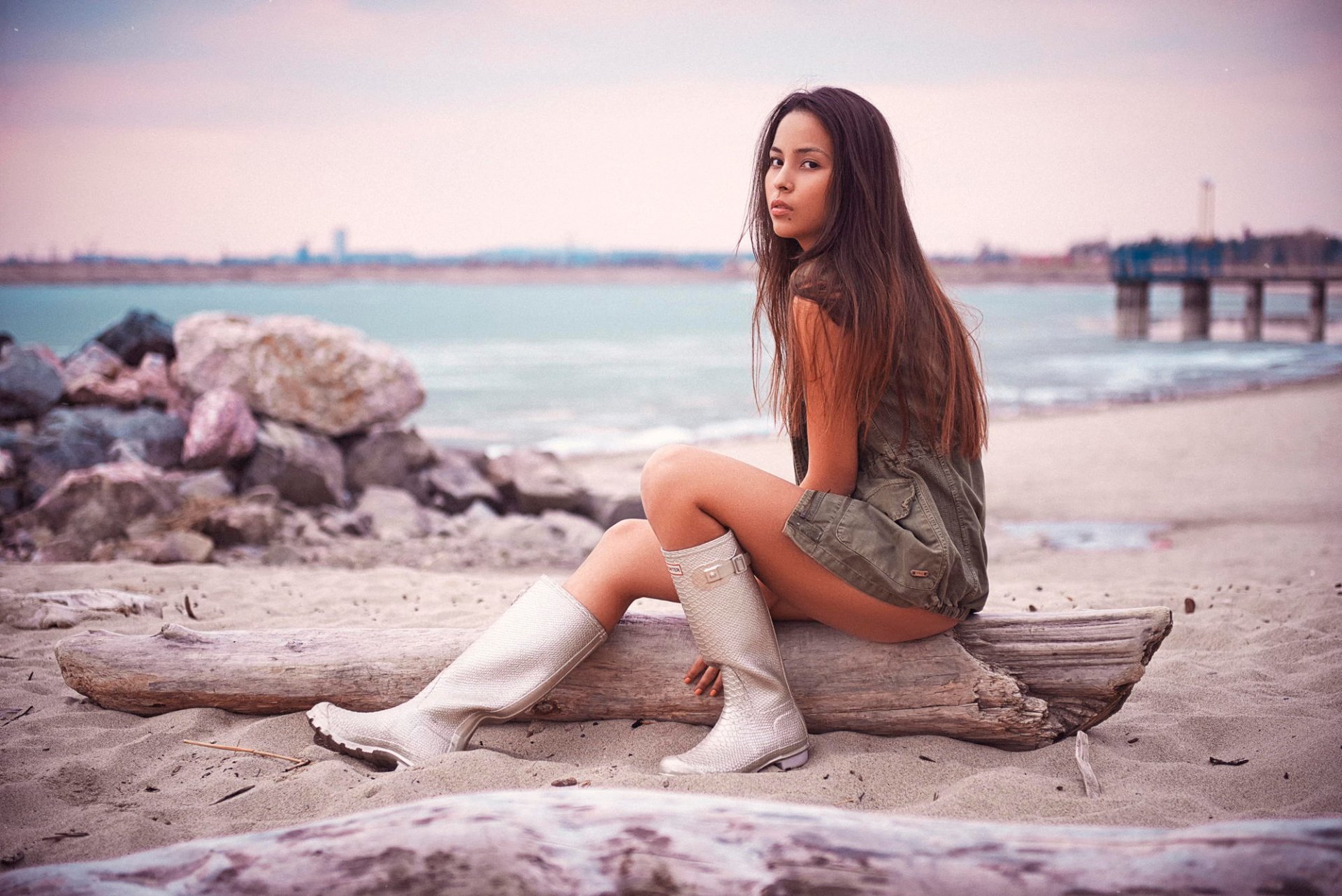 marina costa botas mirada