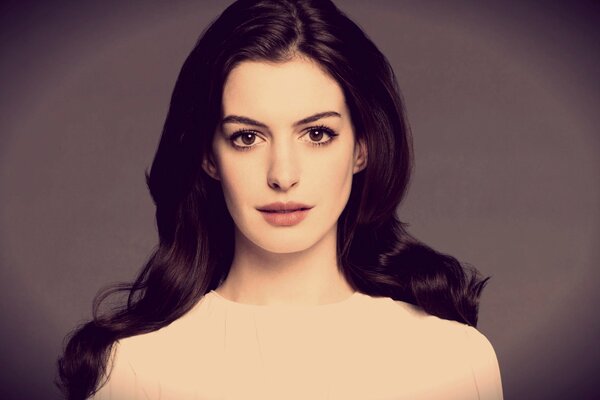 Anne Hathaway actriz hermoso cabello peinado