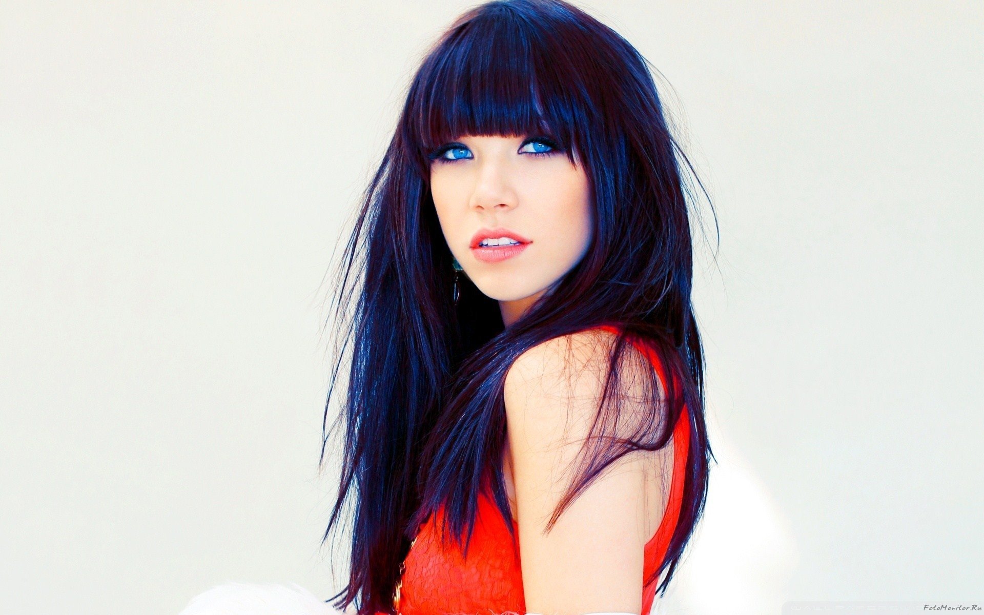 carly rae jepsen gwiazdy kobieta brunetka ładna piosenkarka piękna niebieskie oczy wygląd