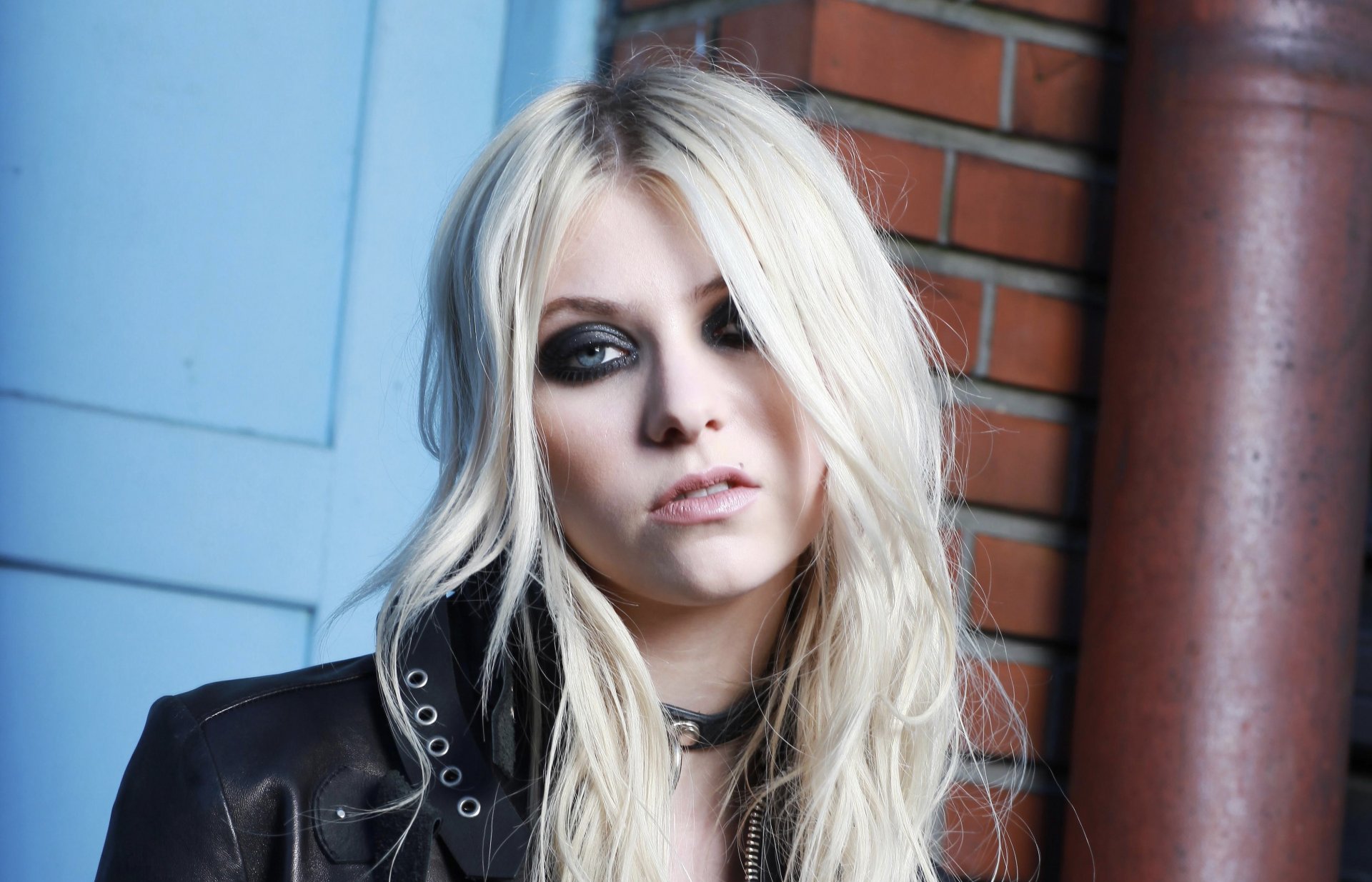 désigner jolie téméraire taylor momsen regard cheveux modèle actrice chanteuse pose