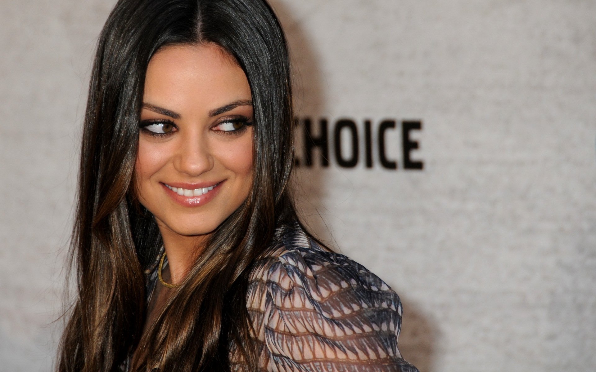 mila kunis chica actriz sonrisa