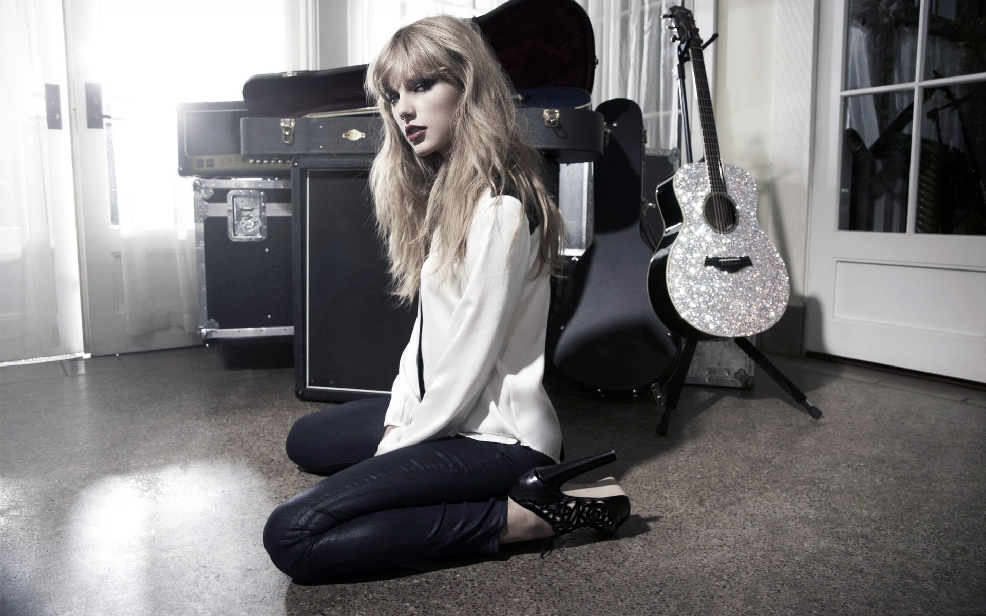 taylor swift la fille la beauté.chanteur guitare chambre fond