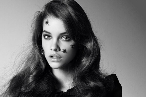 Barbara Palvin in black and white photo