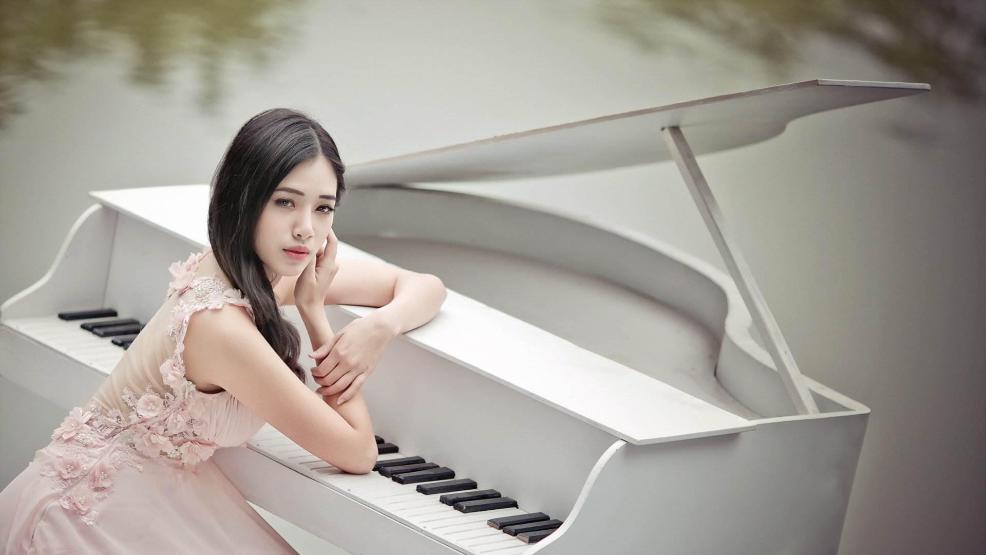 girl asian music piano