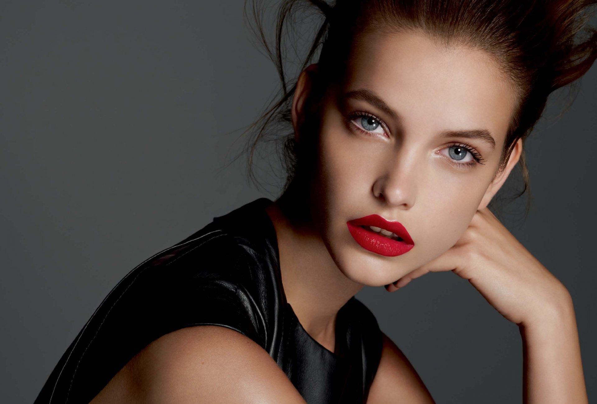 palvin barbara palvin modell victoria secret angel braunhaarige mädchen blauäugige gesicht lippenstift rot