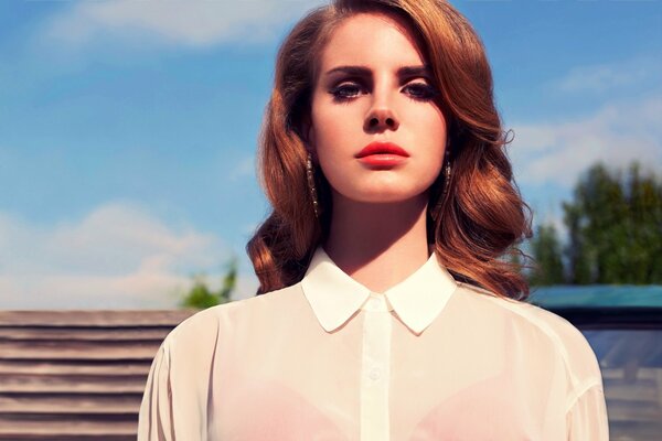 Lana del Rey with red lipstick