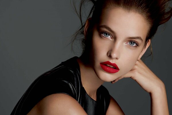 Model Barbara palvin with red lipstick