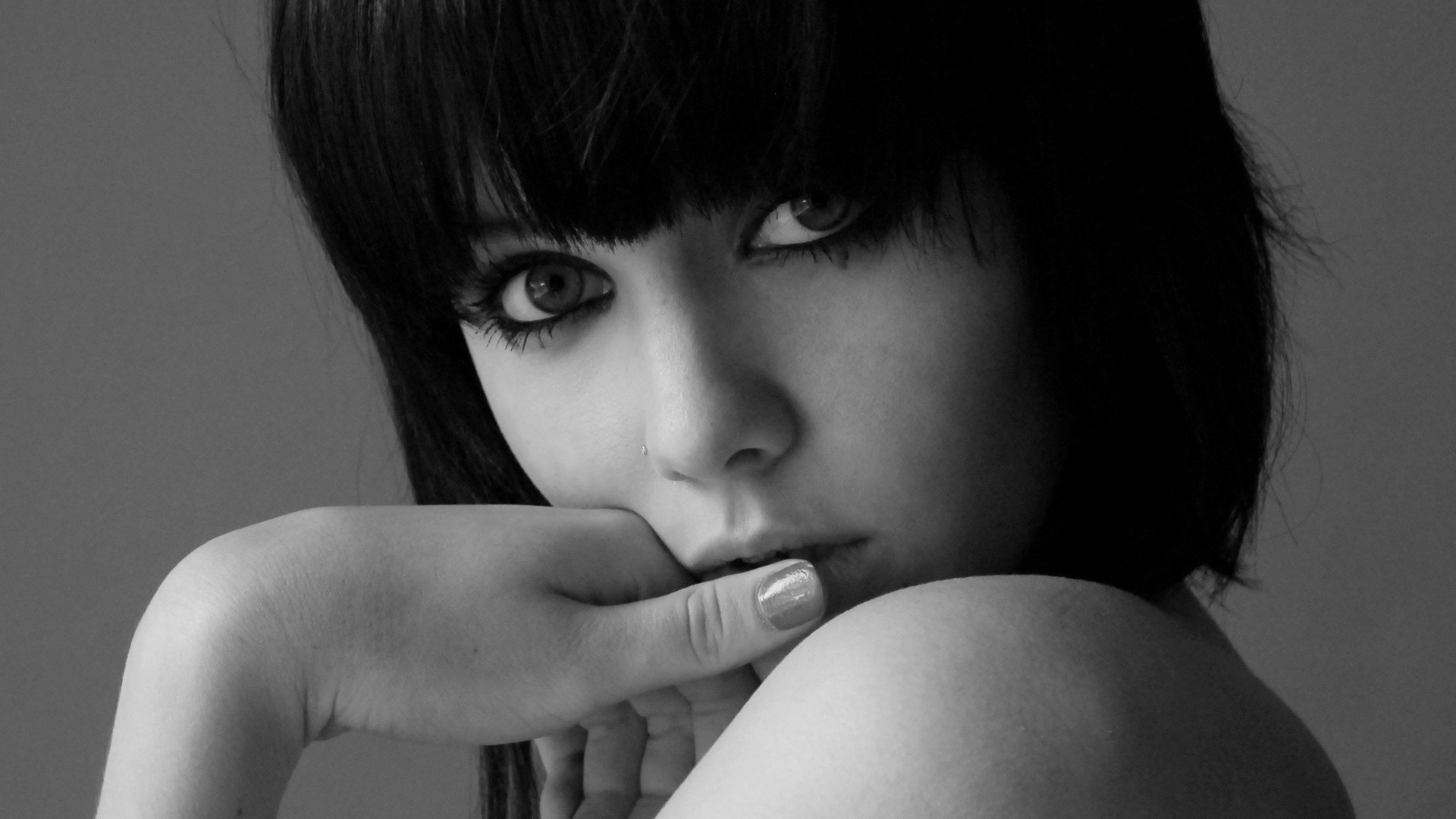 mellisa clarke model brunette beautiful eyes view black and white