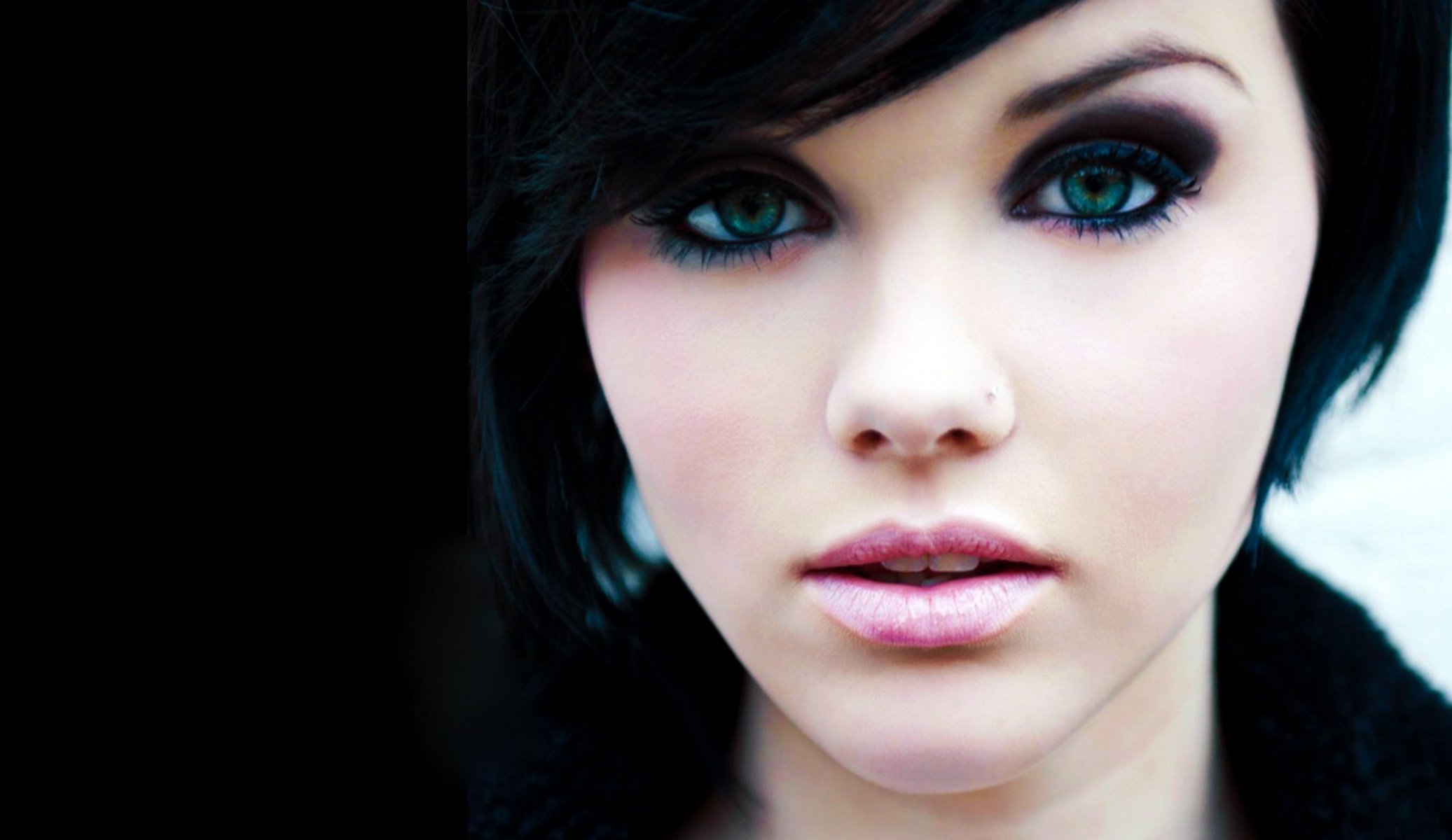 mellisa clarke model brunette beautiful eyes view lip