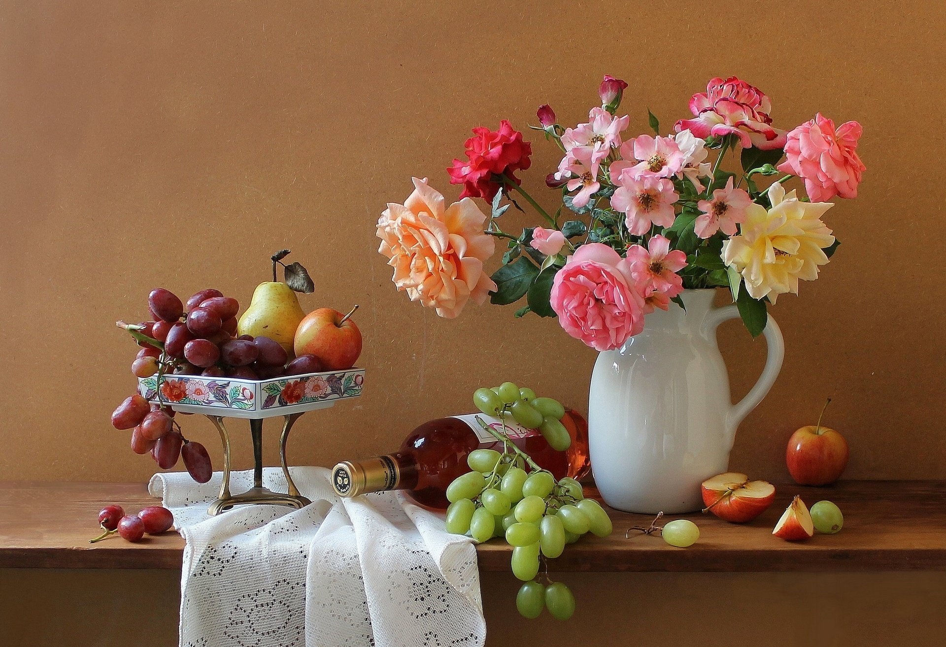 fleurs pommes roses vin bouteille bouquet raisin