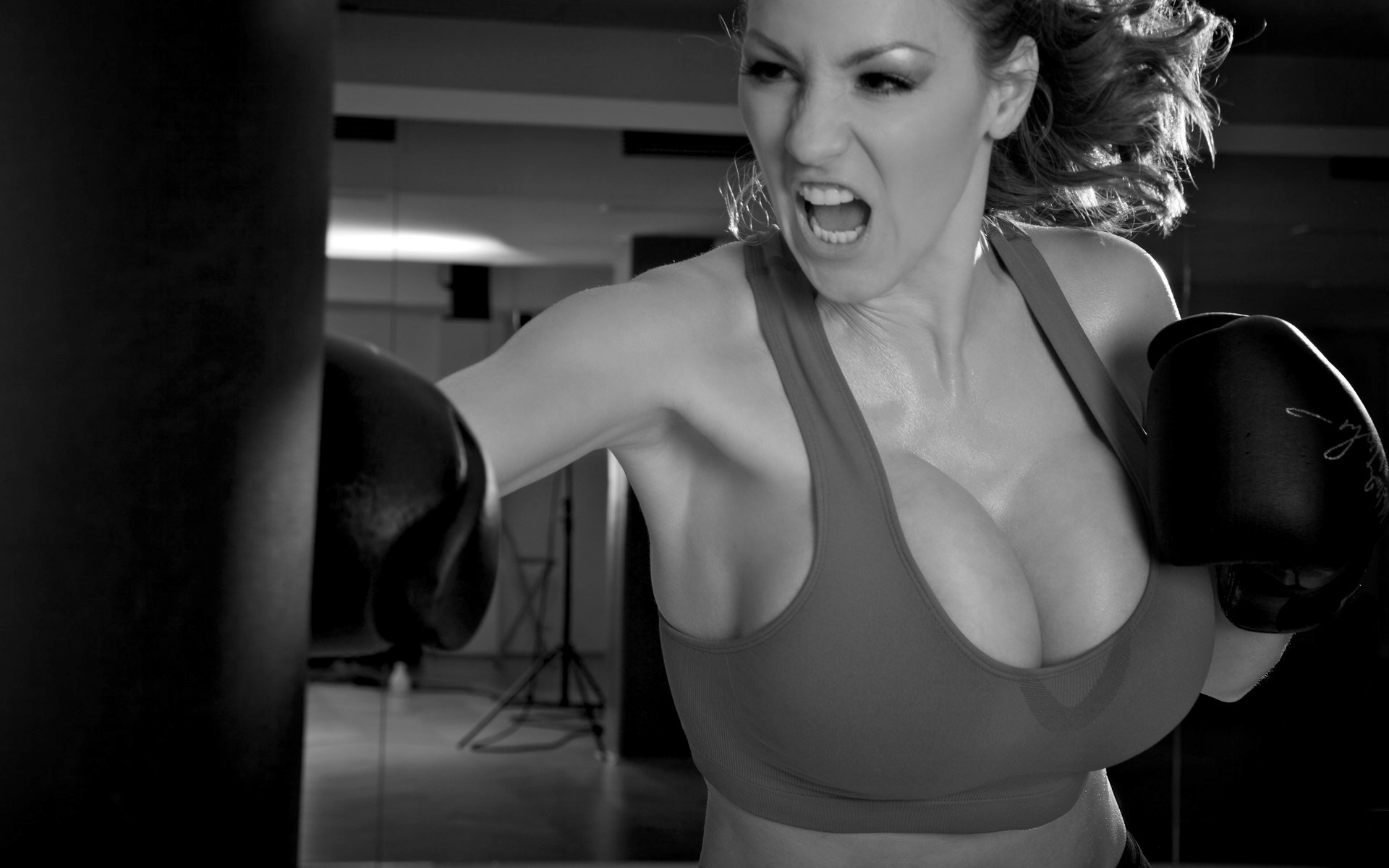 jordan carver scatola boxe sport pugno banzai pera guanto batte rabbia seno grande