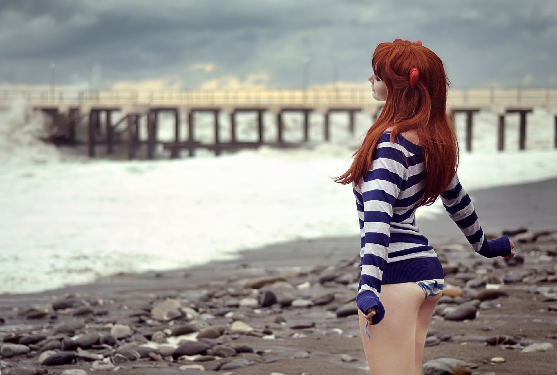 red hair devuschka sea beach pier