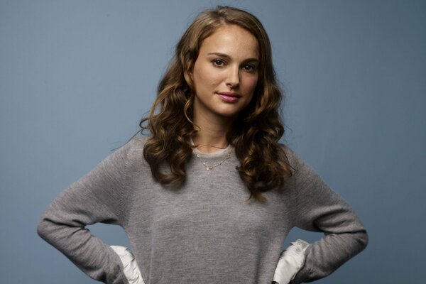 Natalie Portman spacca per la copertina della rivista