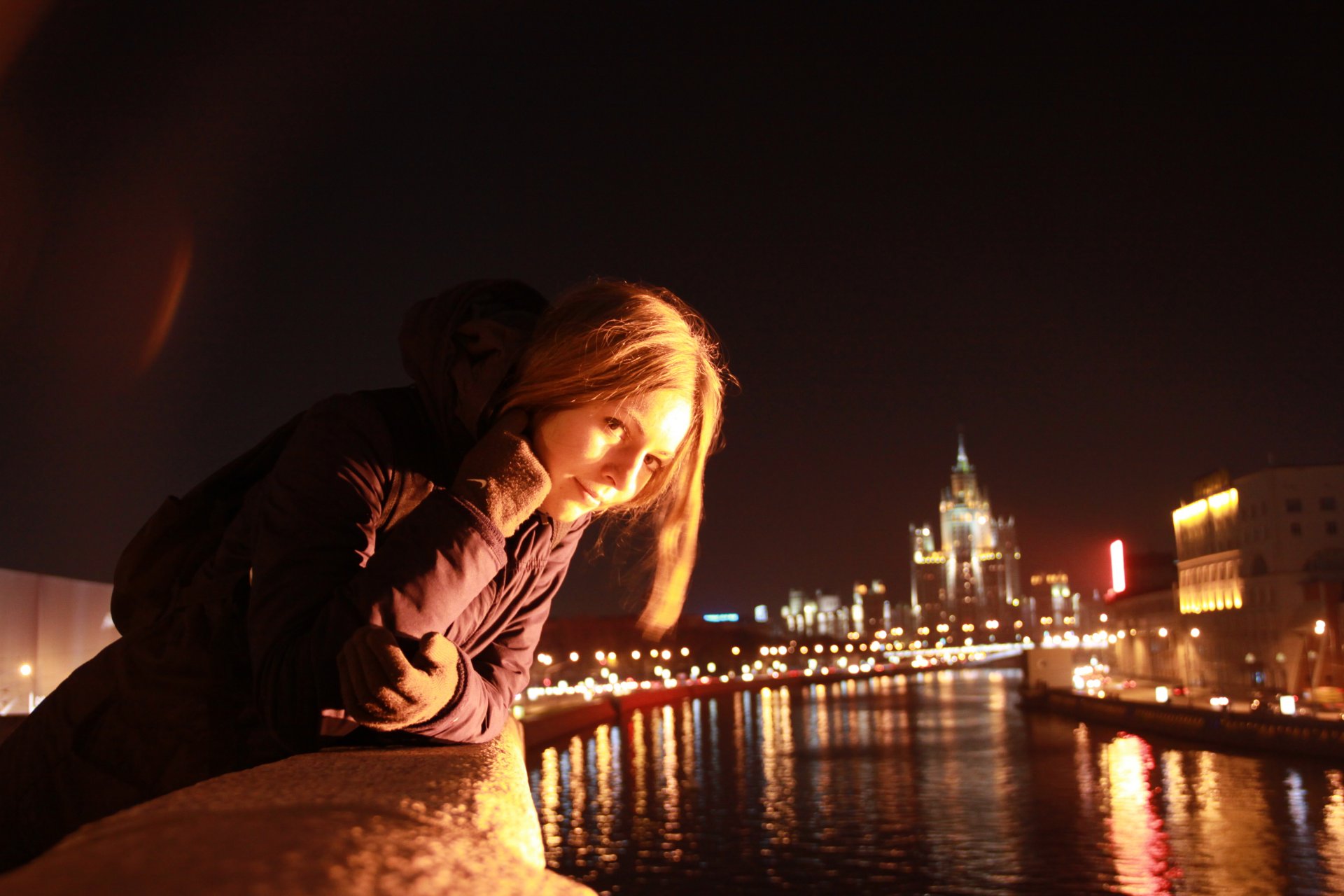 ville fille nuit moscou rivière humeur promenade