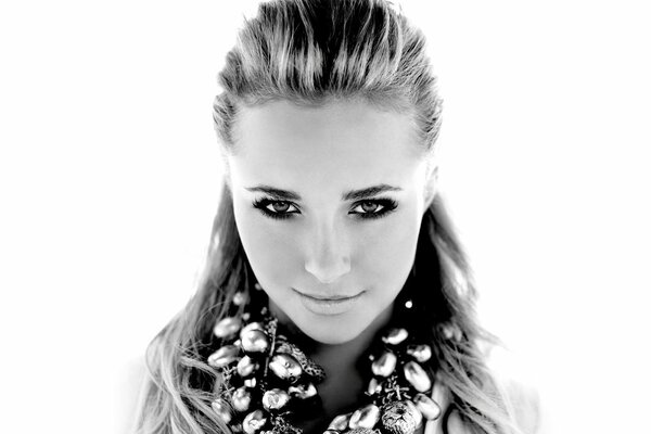 Hayden Panettieri in black and white