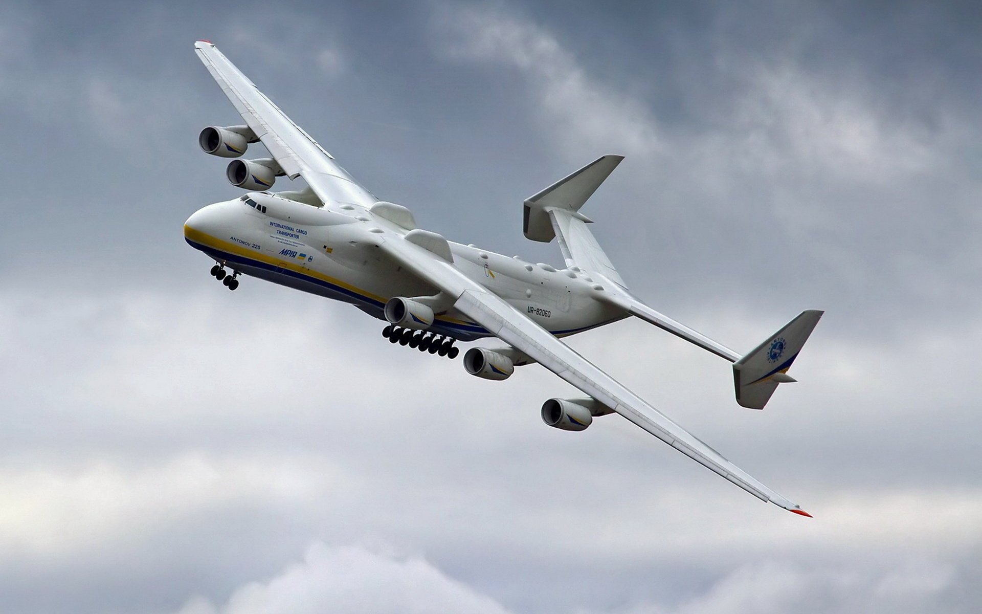 antonov an 225 mriya an-225 mriya am meisten der welt ukraine gewicht 590 tonnen groß fracht flugzeug in