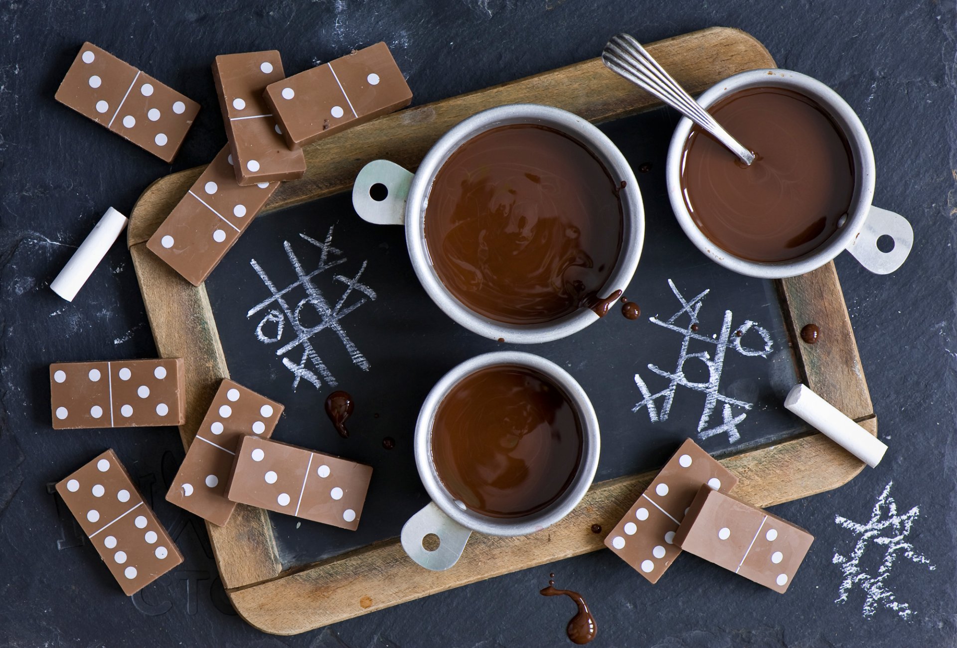 chocolate cups domino