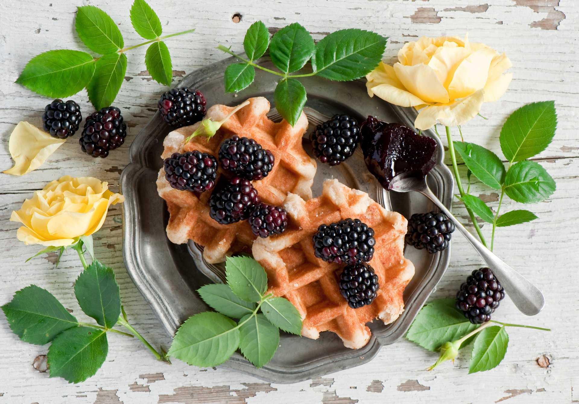 wafer blackberry berries roses flower