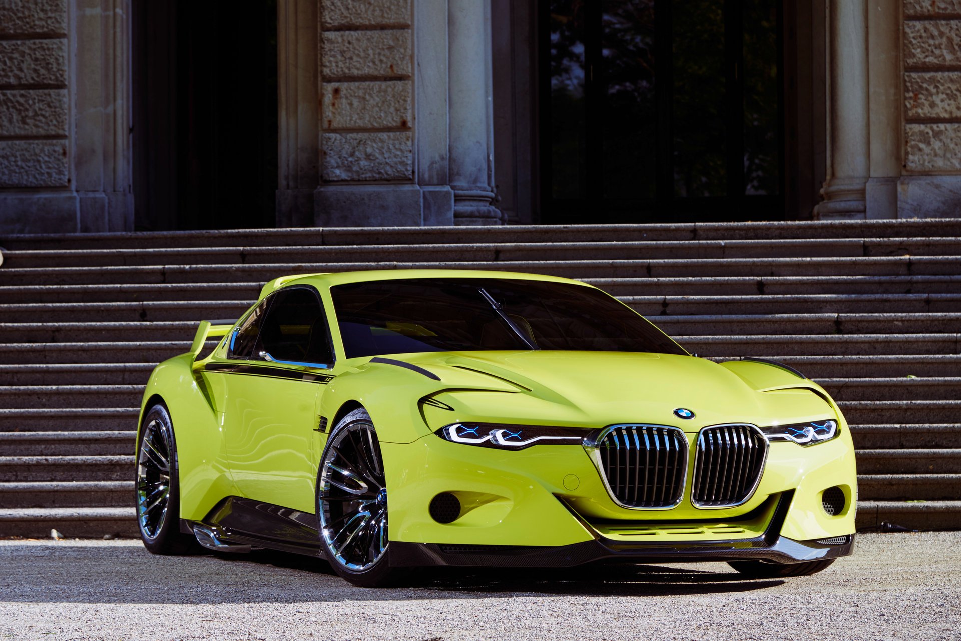 lyalka bmw supercar jaune