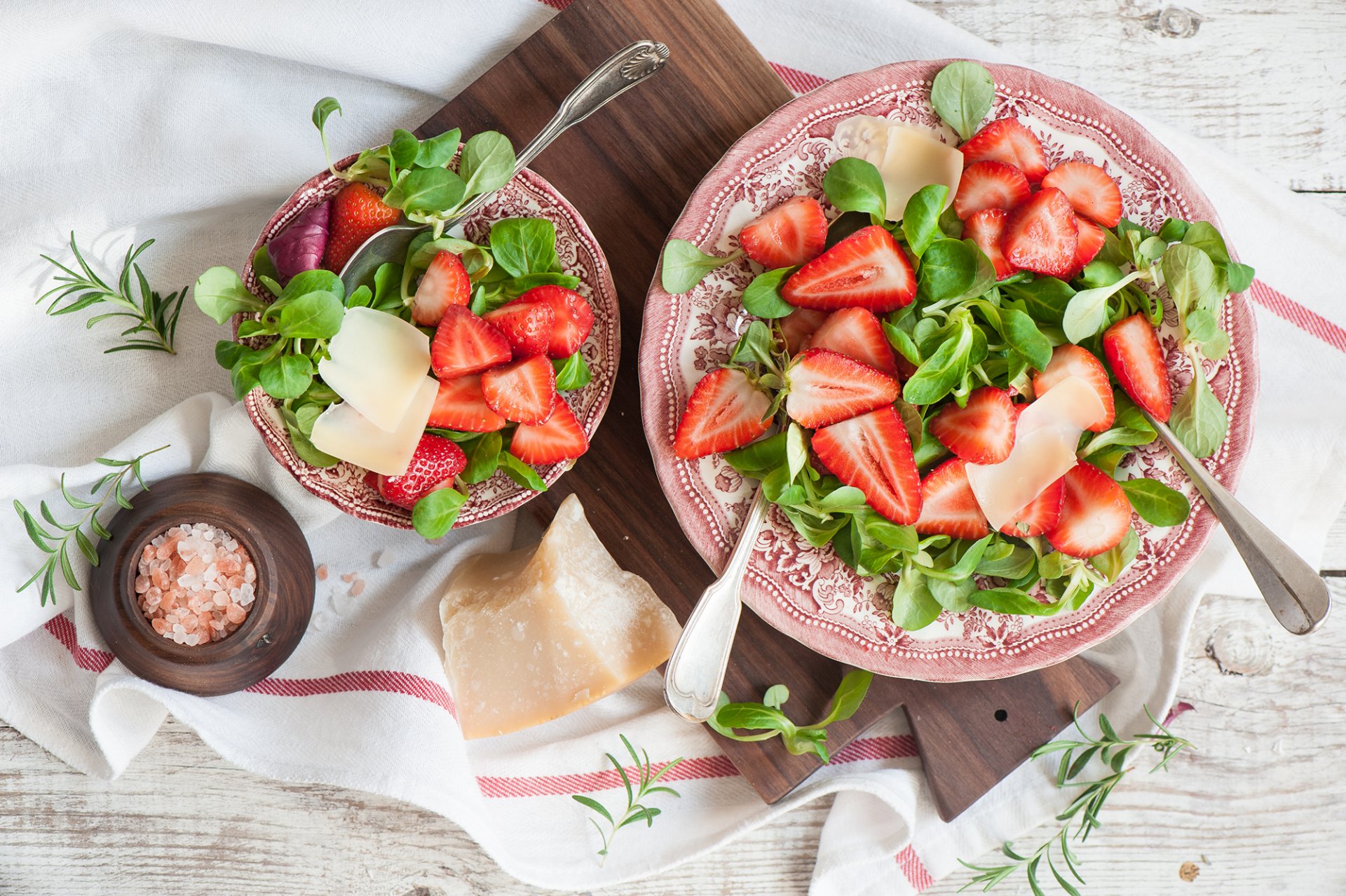 ensalada fresas bayas queso