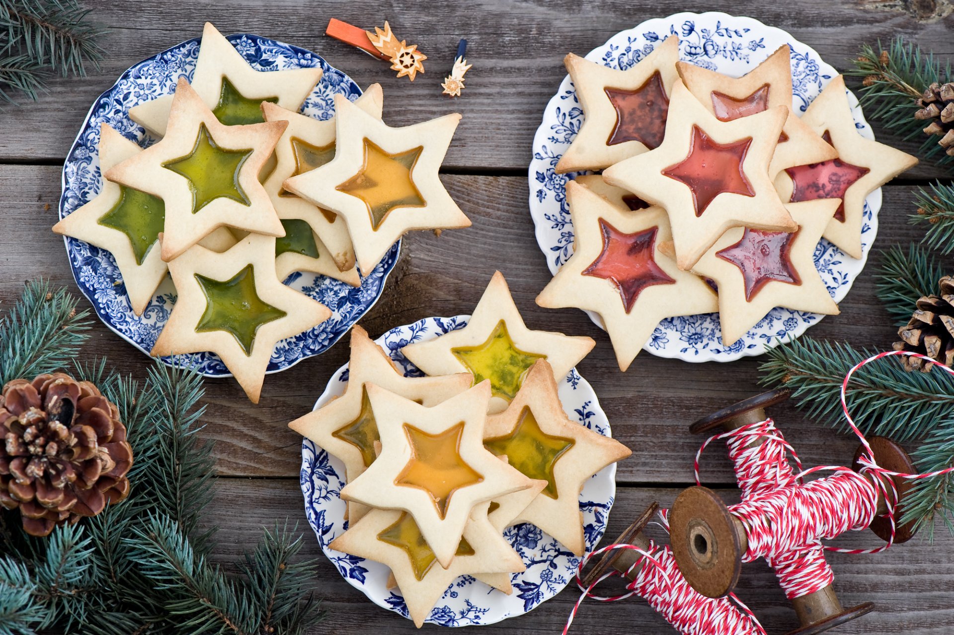 étoiles biscuits cuisson alimentaire dessert bonbons fil branches épinette plaques cônes hiver vacances nouvel an noël anna verdina