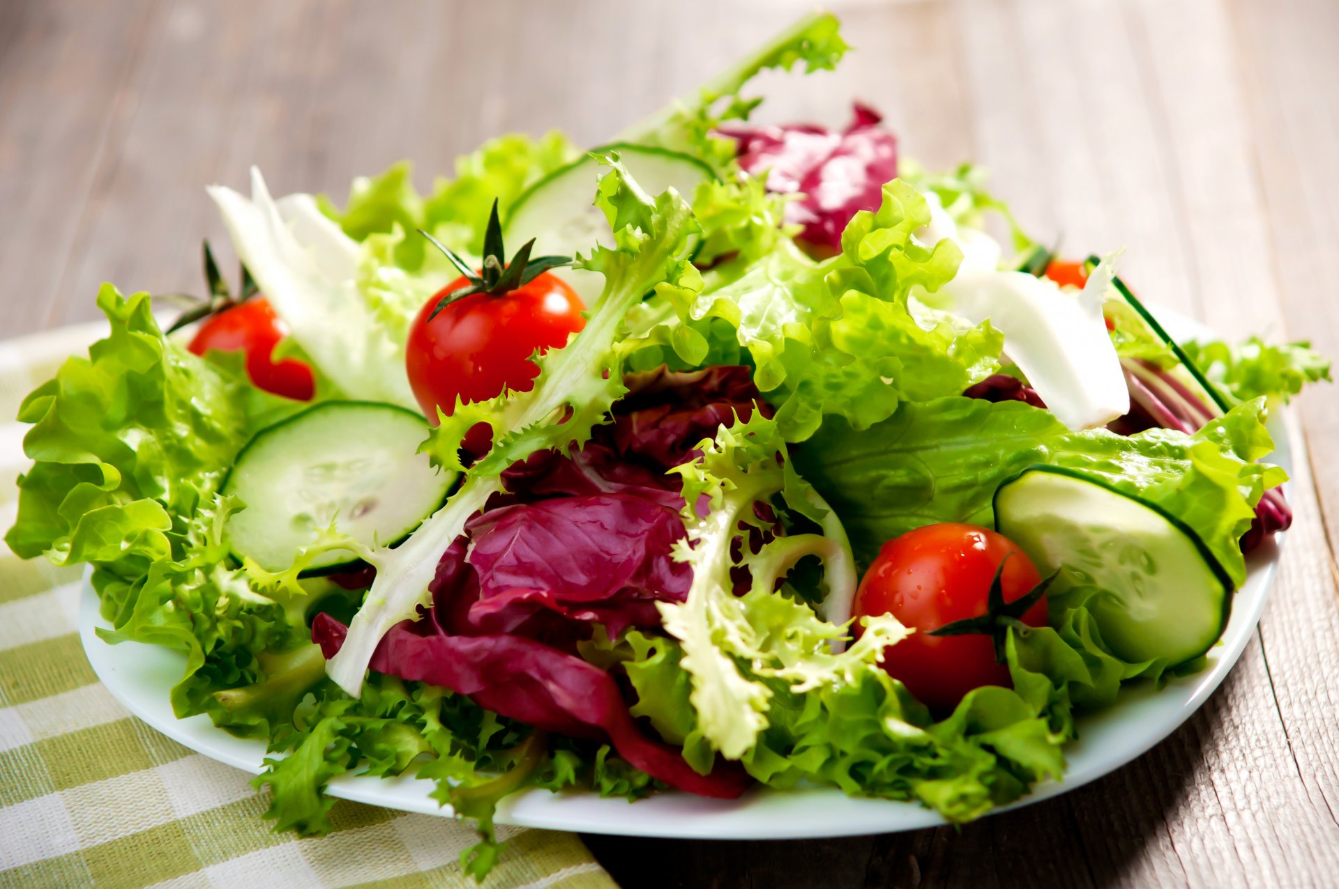 grüns grüner salat gemüse tomaten gurken kohl grün