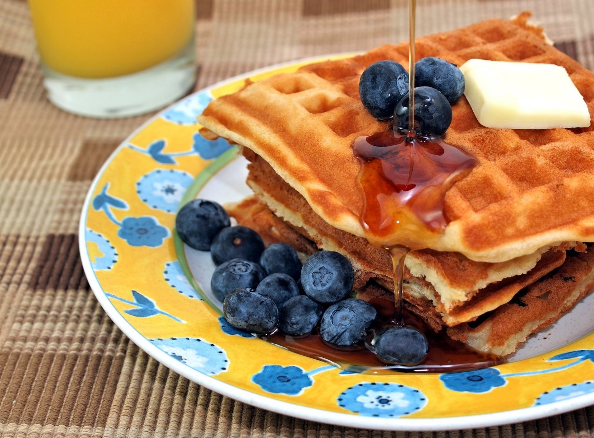 wafer blueberries syrup honey oil juice food