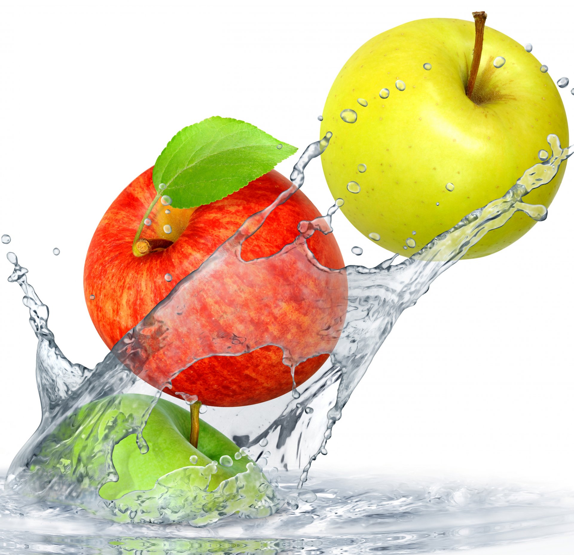 apples splash water drops fresh fruits spray