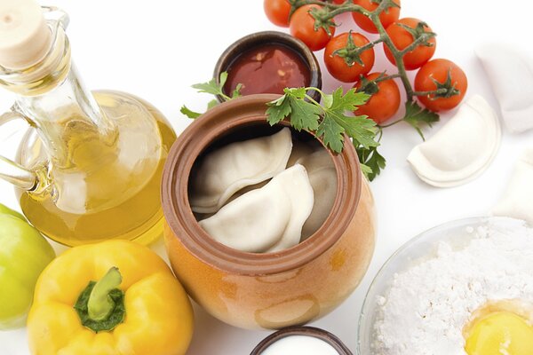 Dumplings in a clay pot