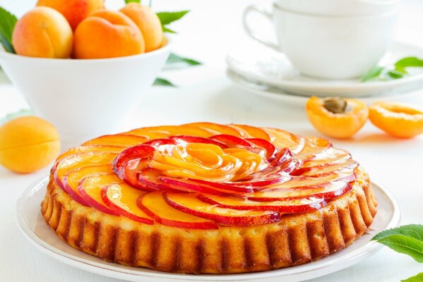 Pastel de manzana con albaricoques