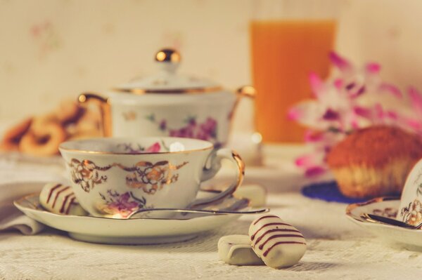 Taza de té para el Desayuno y dulces