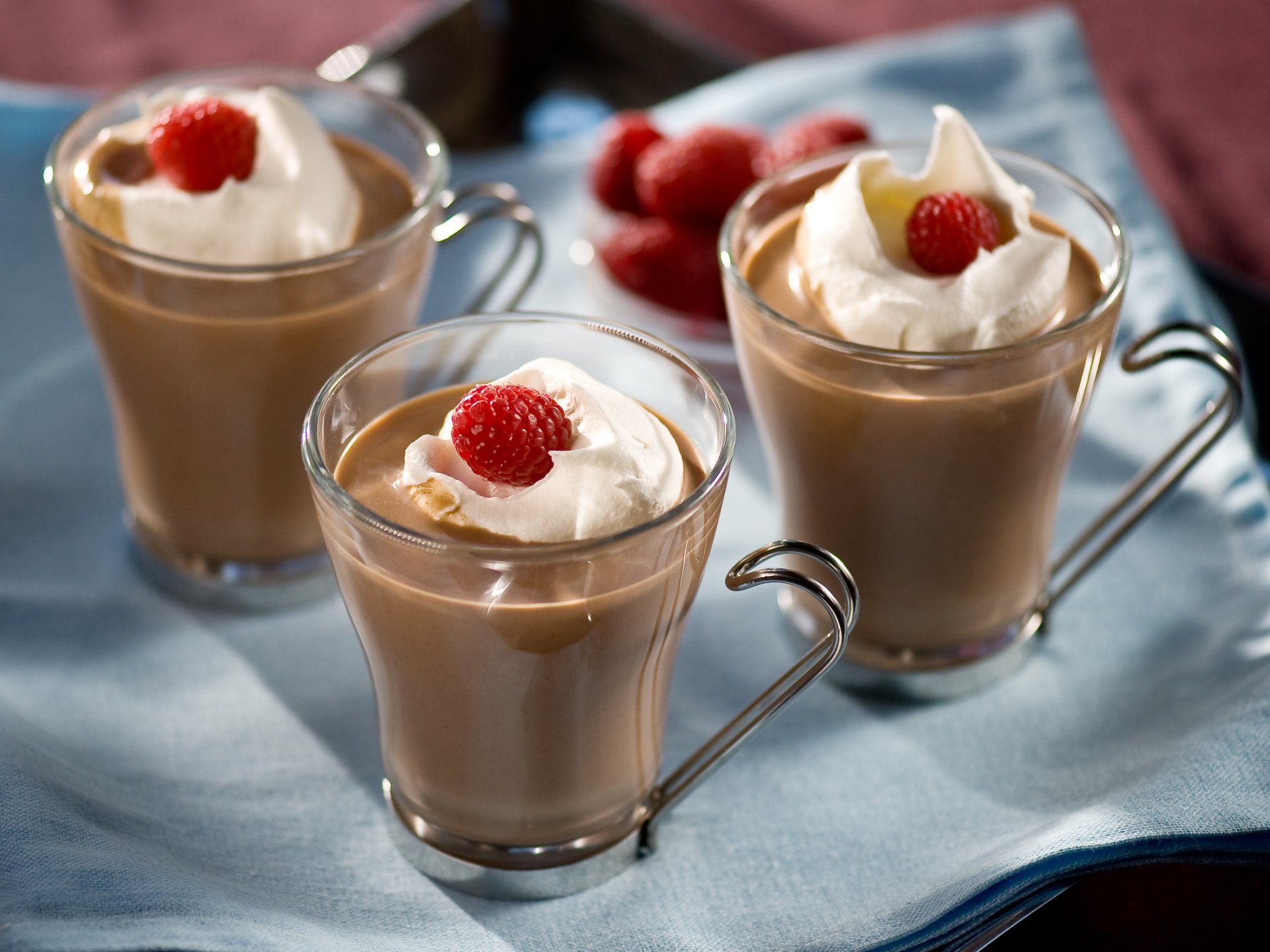 lait framboises crème tasses boissons cacao fruits framboises