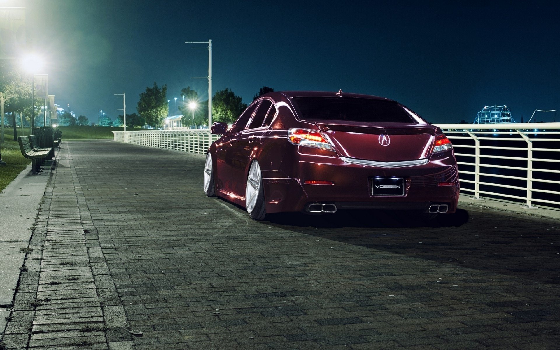 acura paseo marítimo noche