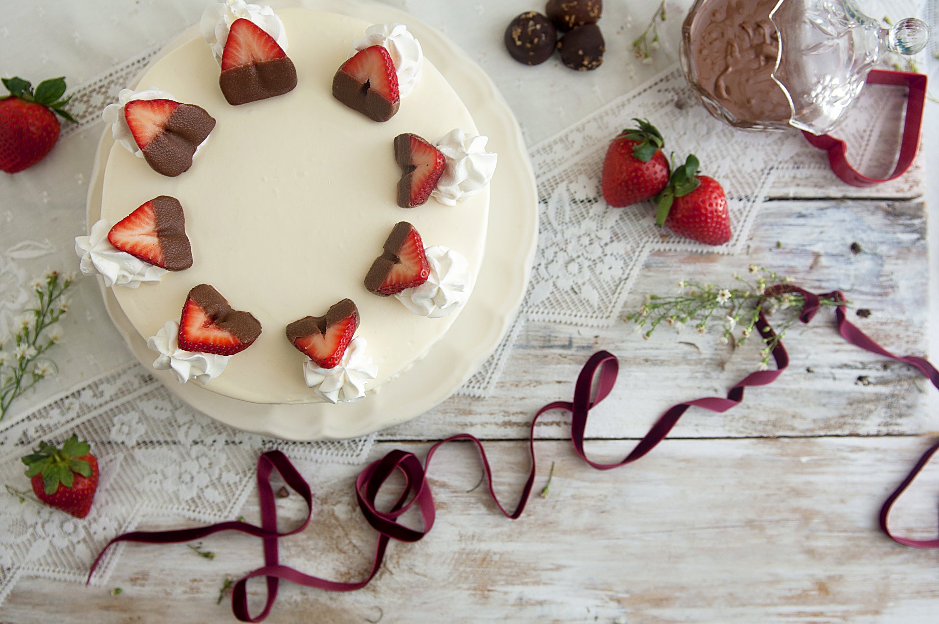 postre chocolate cinta vacaciones amor pastel pastel fresa bayas dulce comida comida tarta de queso crema mesa vacaciones