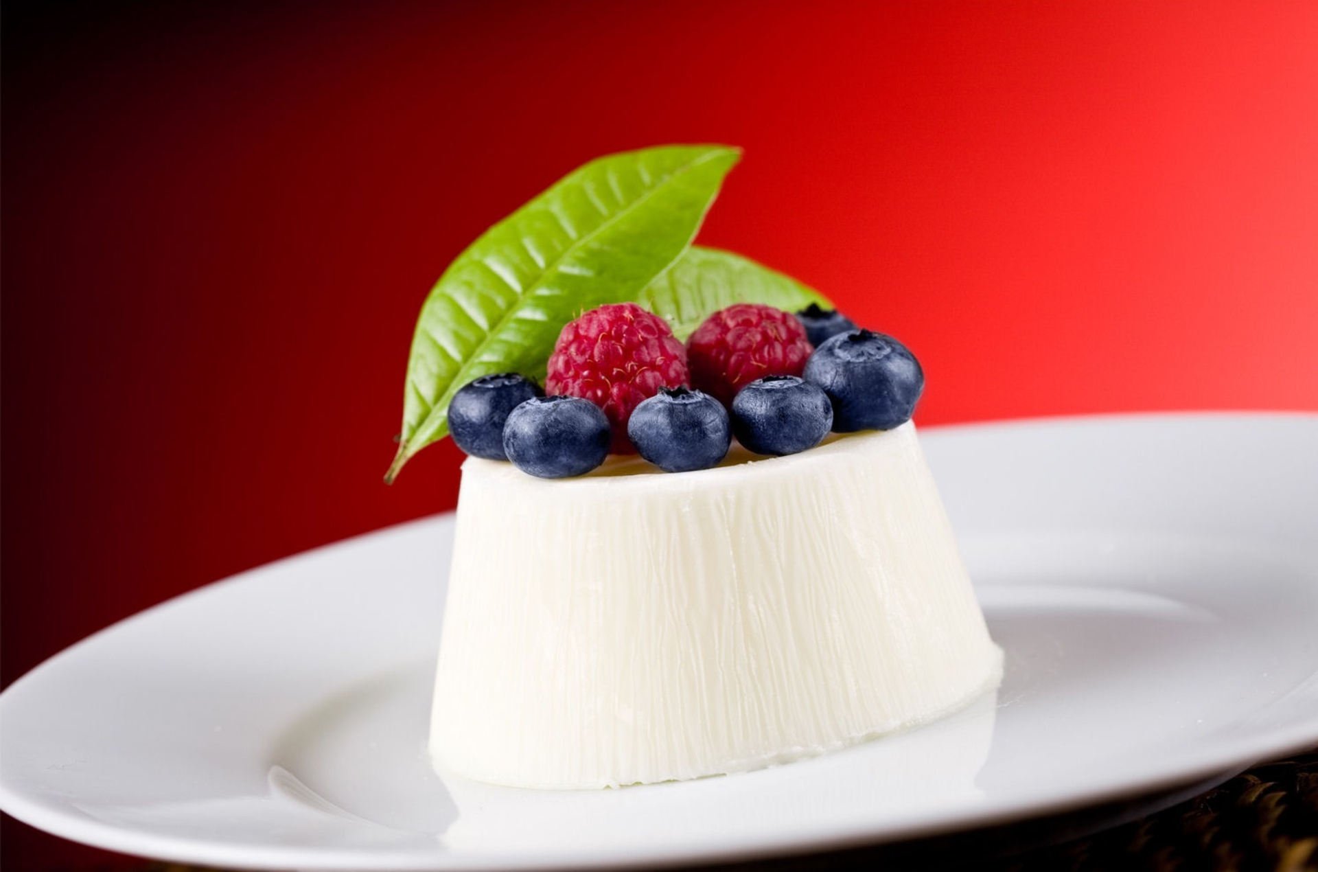 creme blaubeeren dessert essen himbeeren blaubeeren