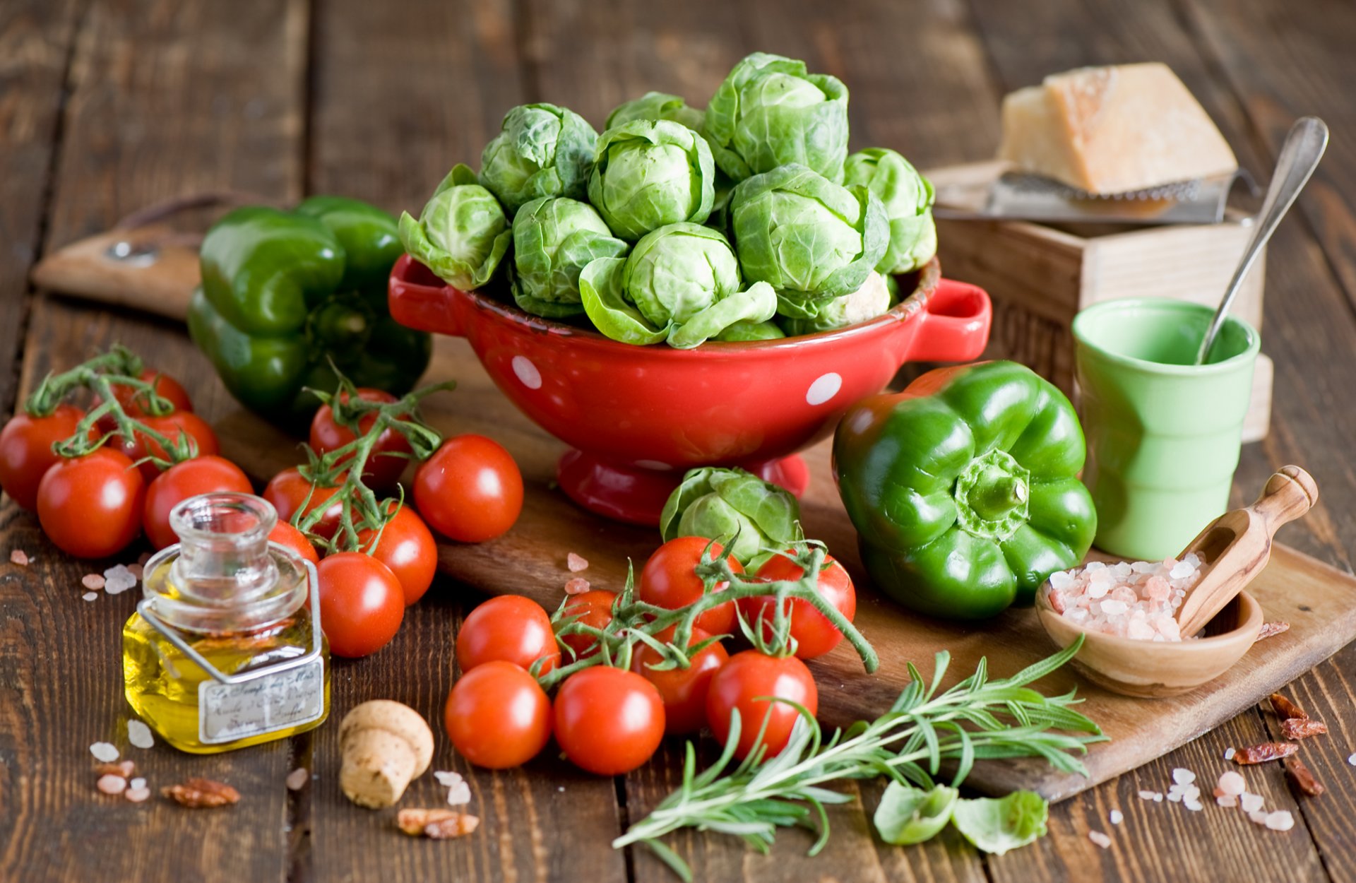 repollo pimientos verde tomates verduras mantequilla queso vajilla anna verdina