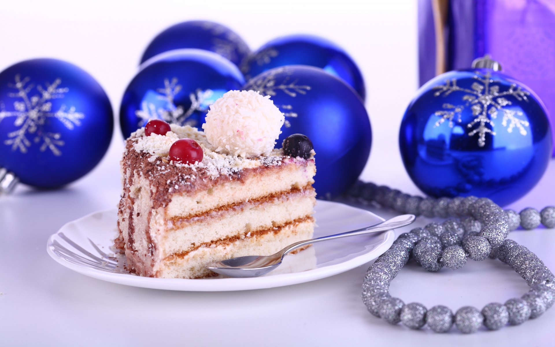 dessert kuchen leckerbissen weihnachtsschmuck blau luftballons urlaub neujahr