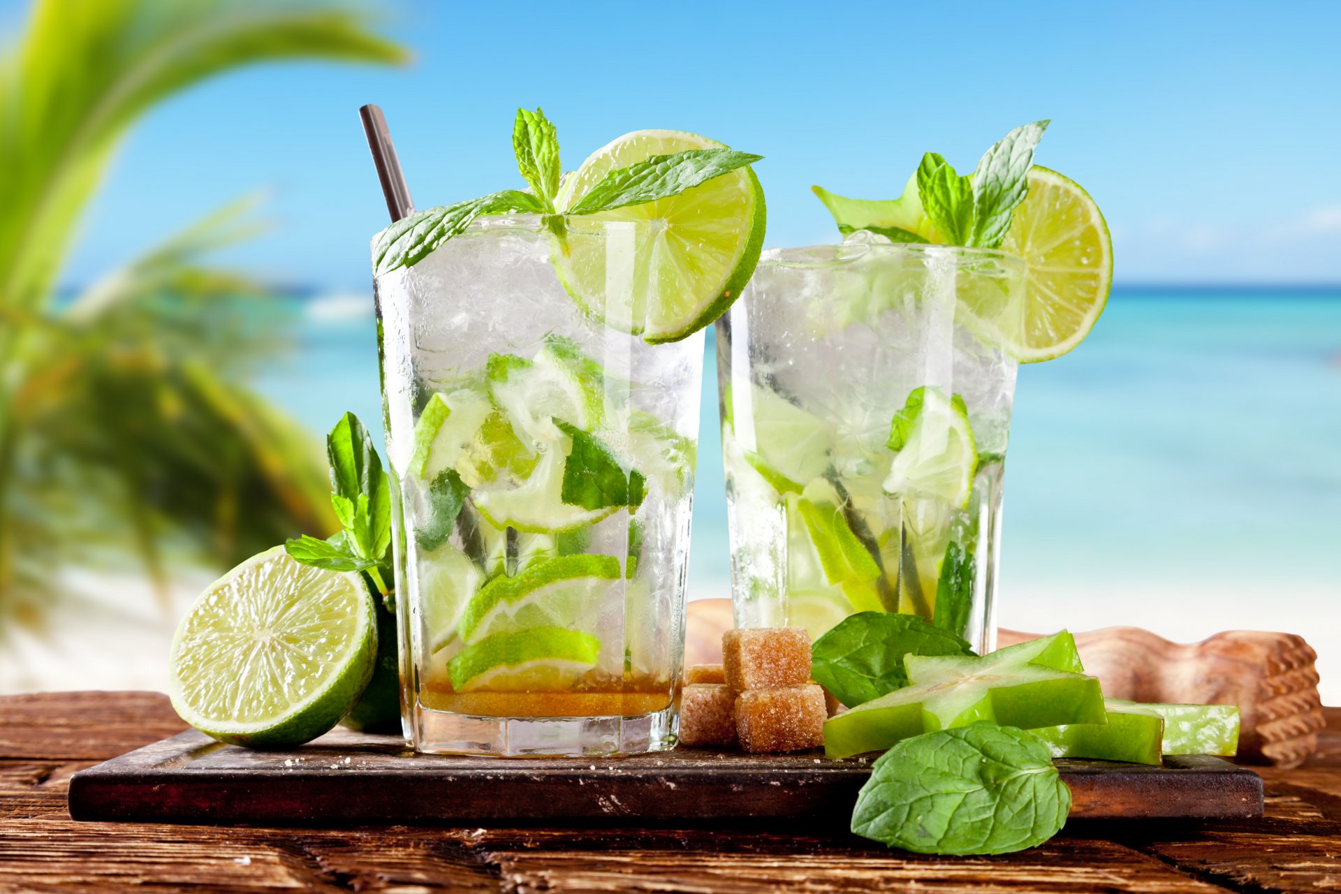 estate tropici spiaggia bere cocktail calce estate bevanda lime menta