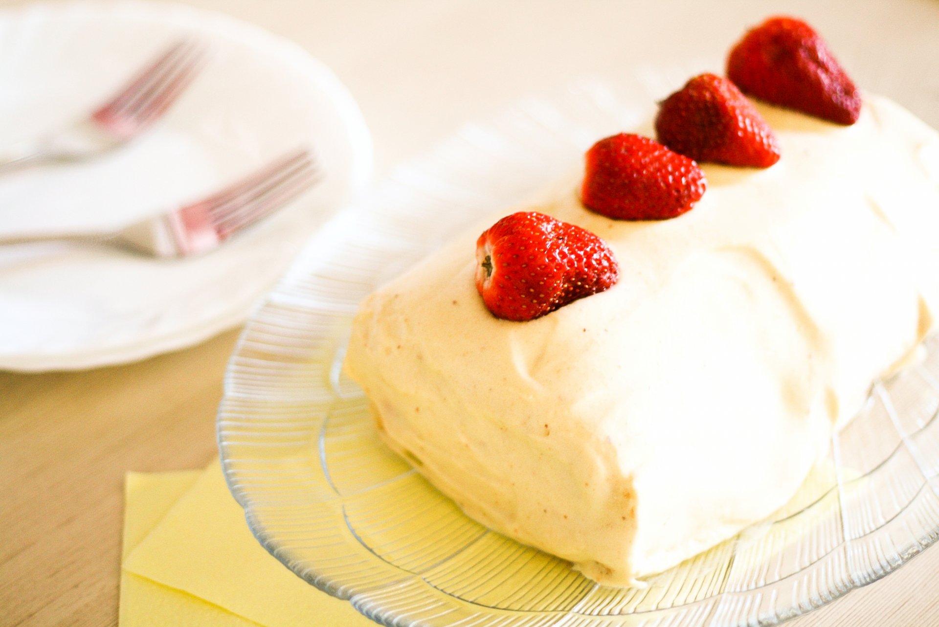 comida dulce pastel postre desierto crema fresa baya plato tenedor tenedores pastel papel pintado pantalla ancha pantalla completa pantalla ancha fondo pantalla ancha