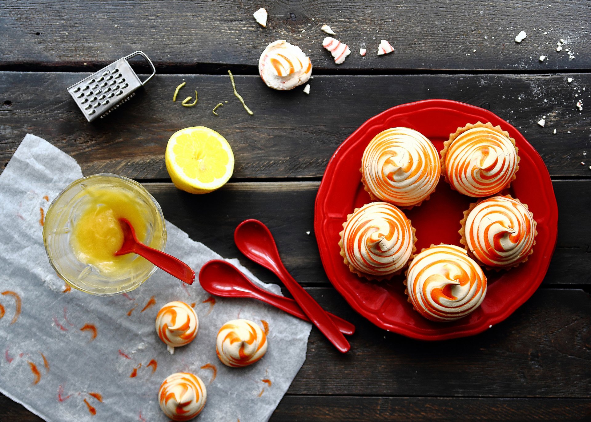 baiser meringues creme törtchen marmelade zitrone dessert süß süßigkeiten