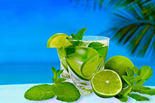 Cocktail with lime and mint