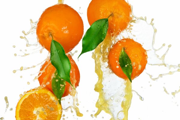 Soczyste plamy z jasnych pomarańczy