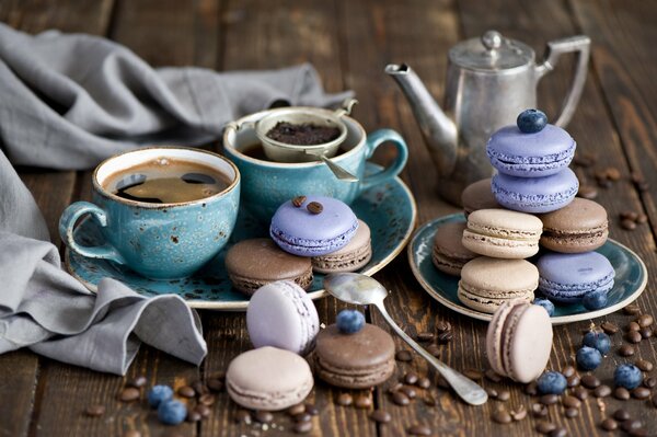 Naturaleza muerta dulce con tazas de café