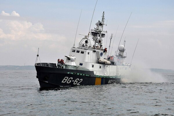 Le guardie Marine ucraine solcano le distese d acqua